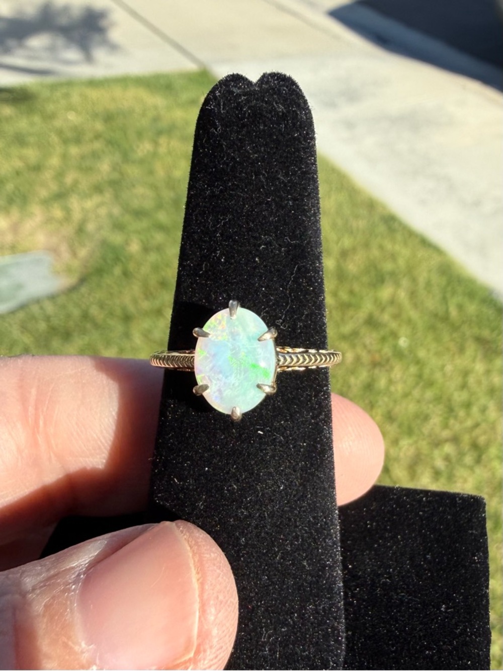 14 k Gold Opal Oval Solitaire Ring - Australian blue green Coober Pedy - Picture 13 of 13